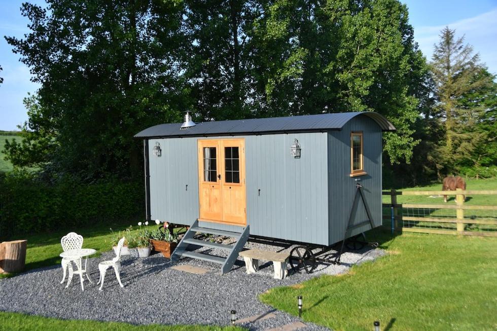 The Shepherds Hut Carmarthen Extérieur photo